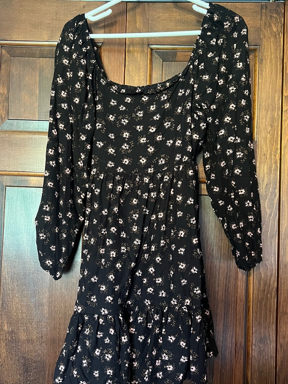 Celebrity Pink Black Long Sleeve Floral Maxi Dress